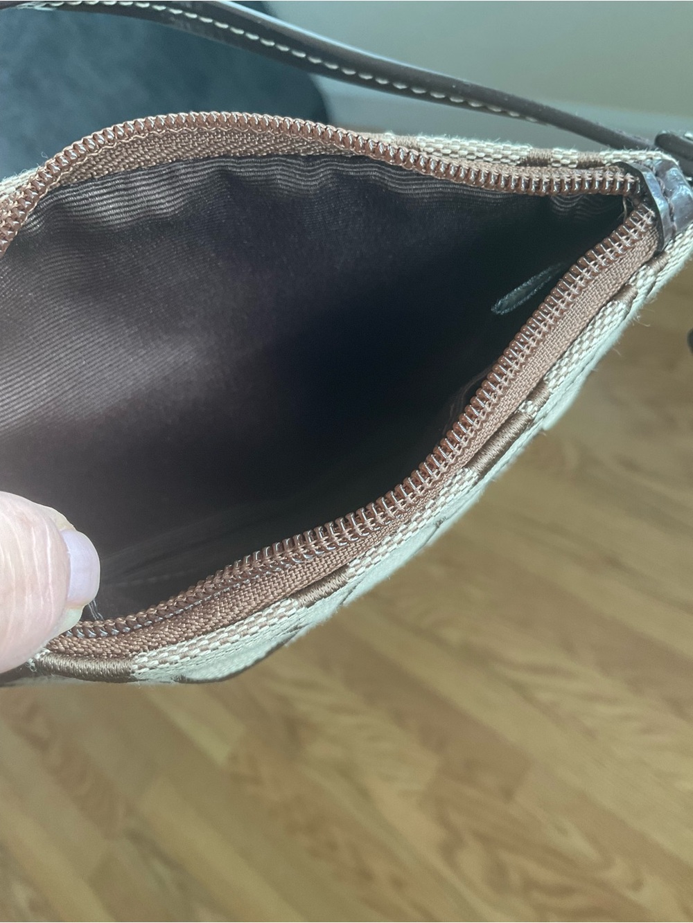 Coach Signature Khaki/Brown Logo Wristlet Canvas Patent Leather Strap & Trim - Picture 7 of 13